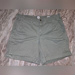 GAP Women’s 12 Tall Khaki Chino Shorts Olive Green Cotton Stretch